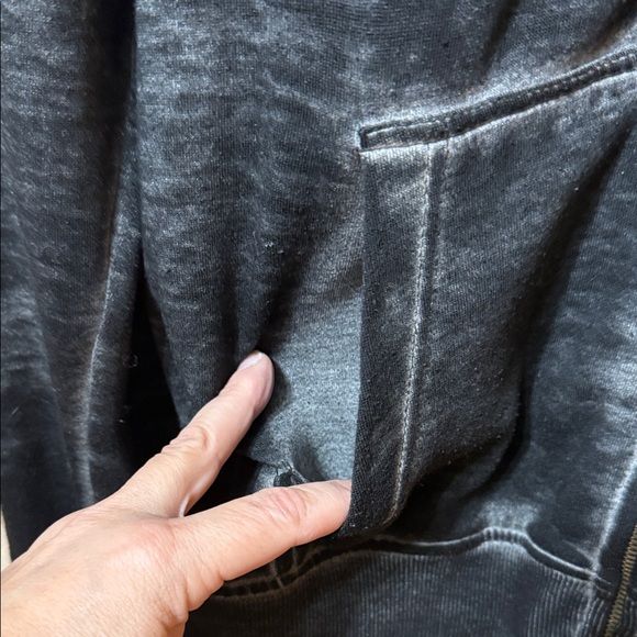 Hard Rock Cafe Black and Red Hoodie - Picture 4 of 5